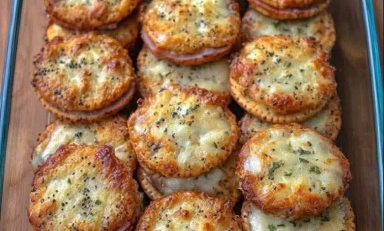 Cheesy Ham & Cracker Bites